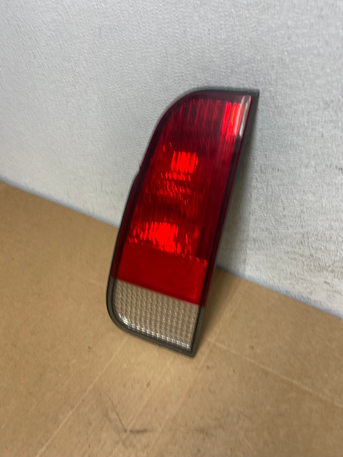 2003 to 2005 Lincoln Aviator Right Passenger Inner Tail Light Side AD5385 LK1