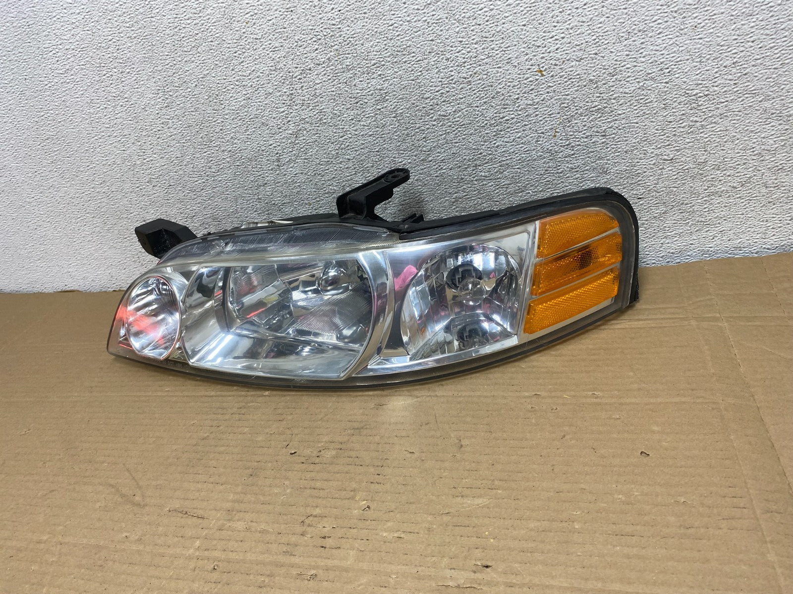 Sedan 2000 2001 Nissan Altima Headlight Left Driver LH AG8920 DW2