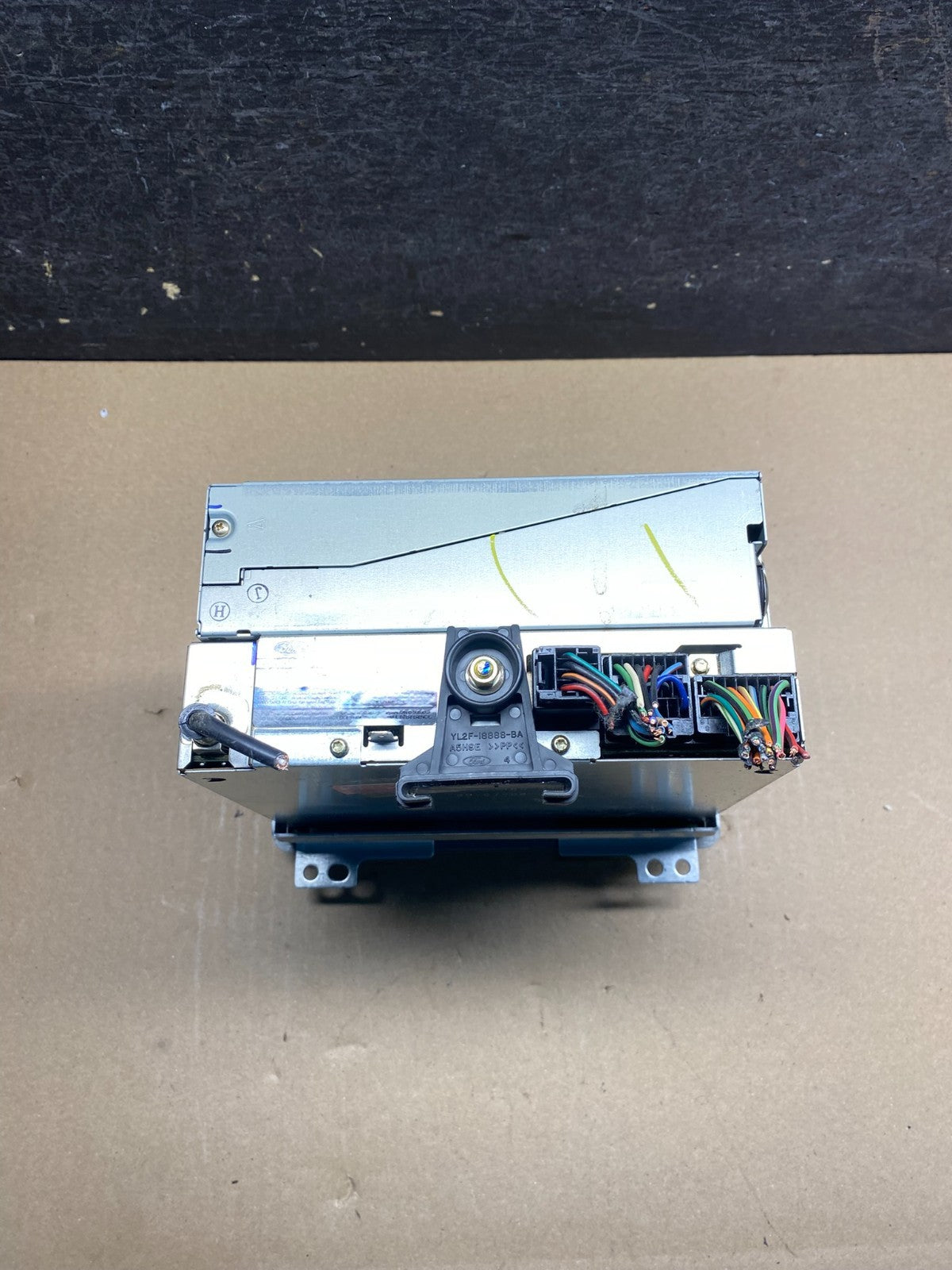 2002 to 2004 Lincoln Navigator Radio Stereo 6 CD Player AM/FM AI7373 DG5