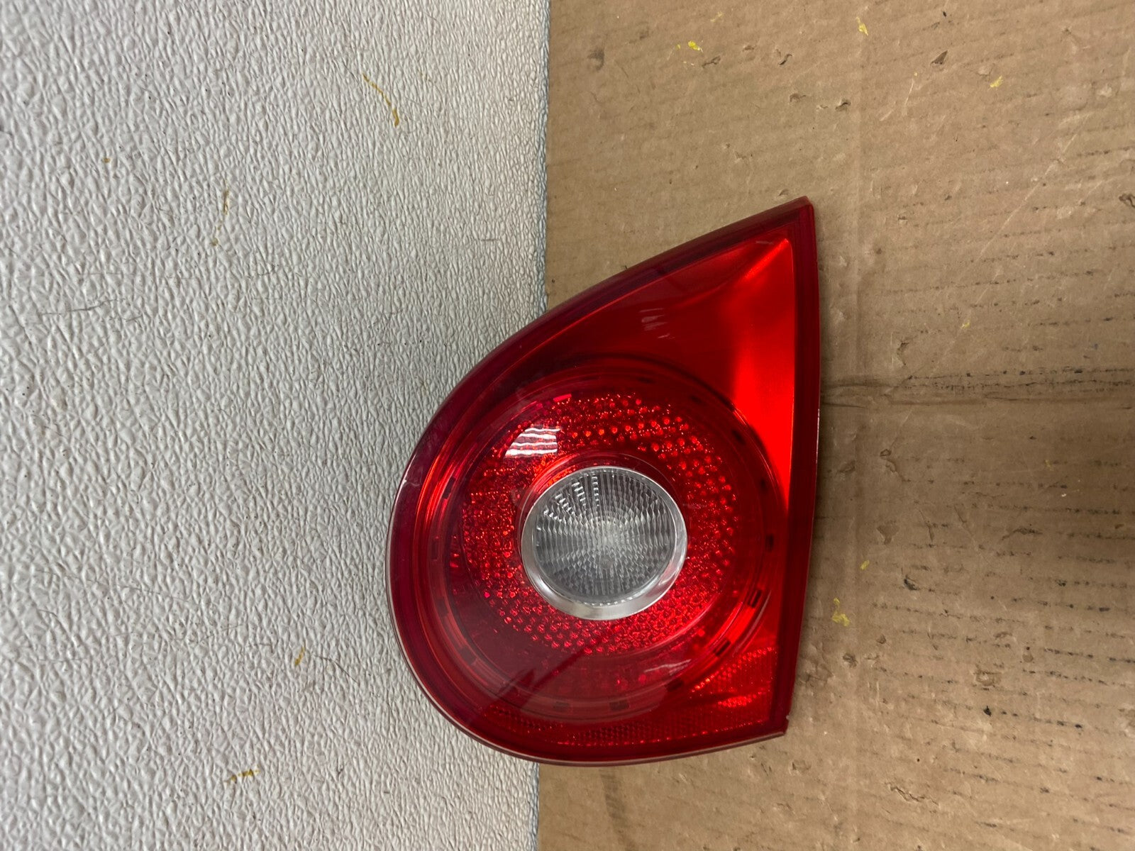 2006-2009 Volkswagen Golf Right Passenger Rh Tail Light Inner Trunk D6834 DG10