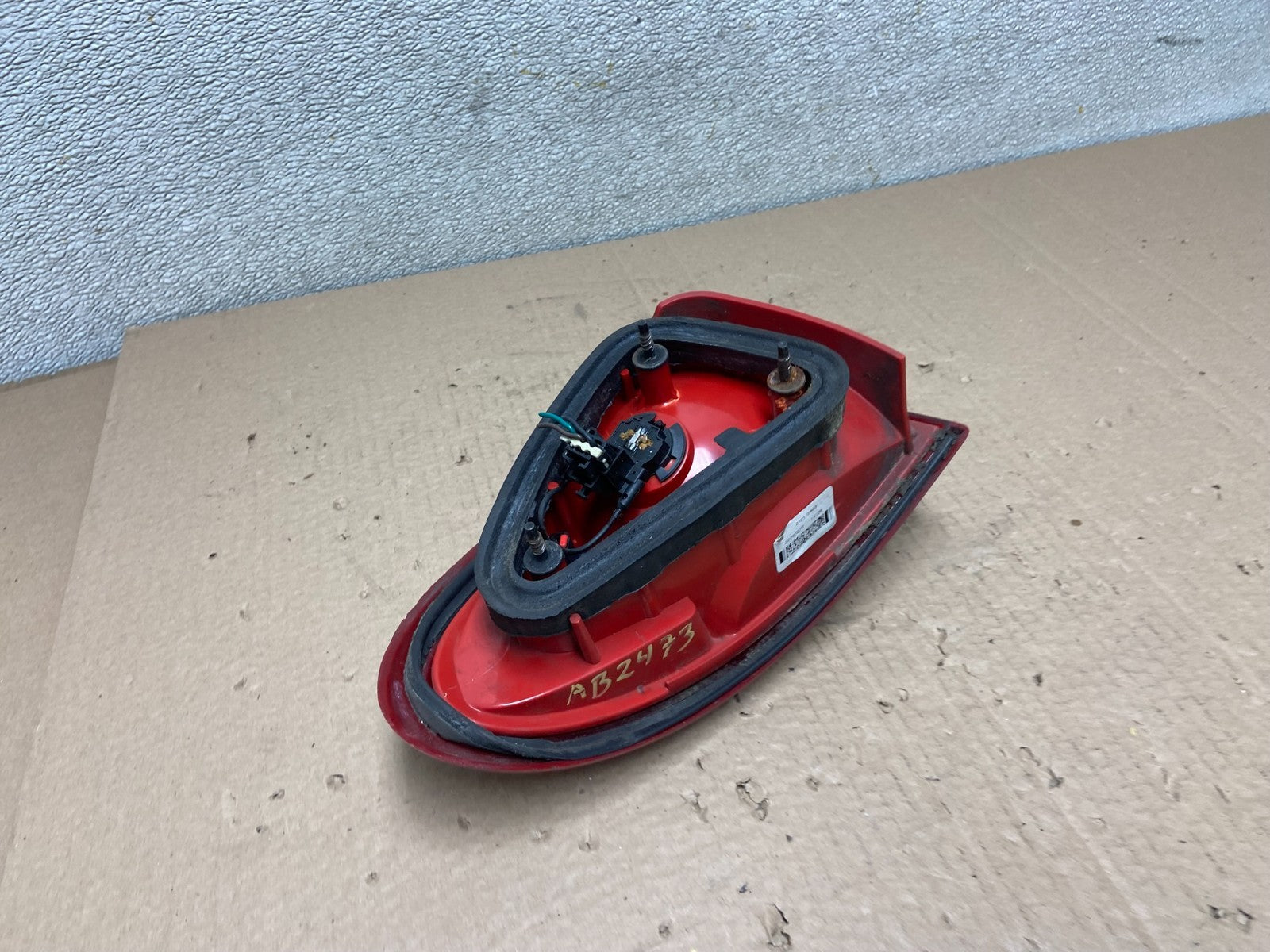 2003 2004 2005 Chevrolet Cavalier Right Passenger RH Tail Light OEM AB2473 DG3
