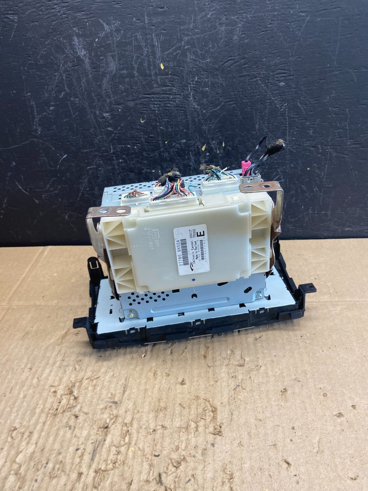 2017 2018 Nissan Altima Radio Screen Receiver AM-FM CD Player OEM ac4863  DG6