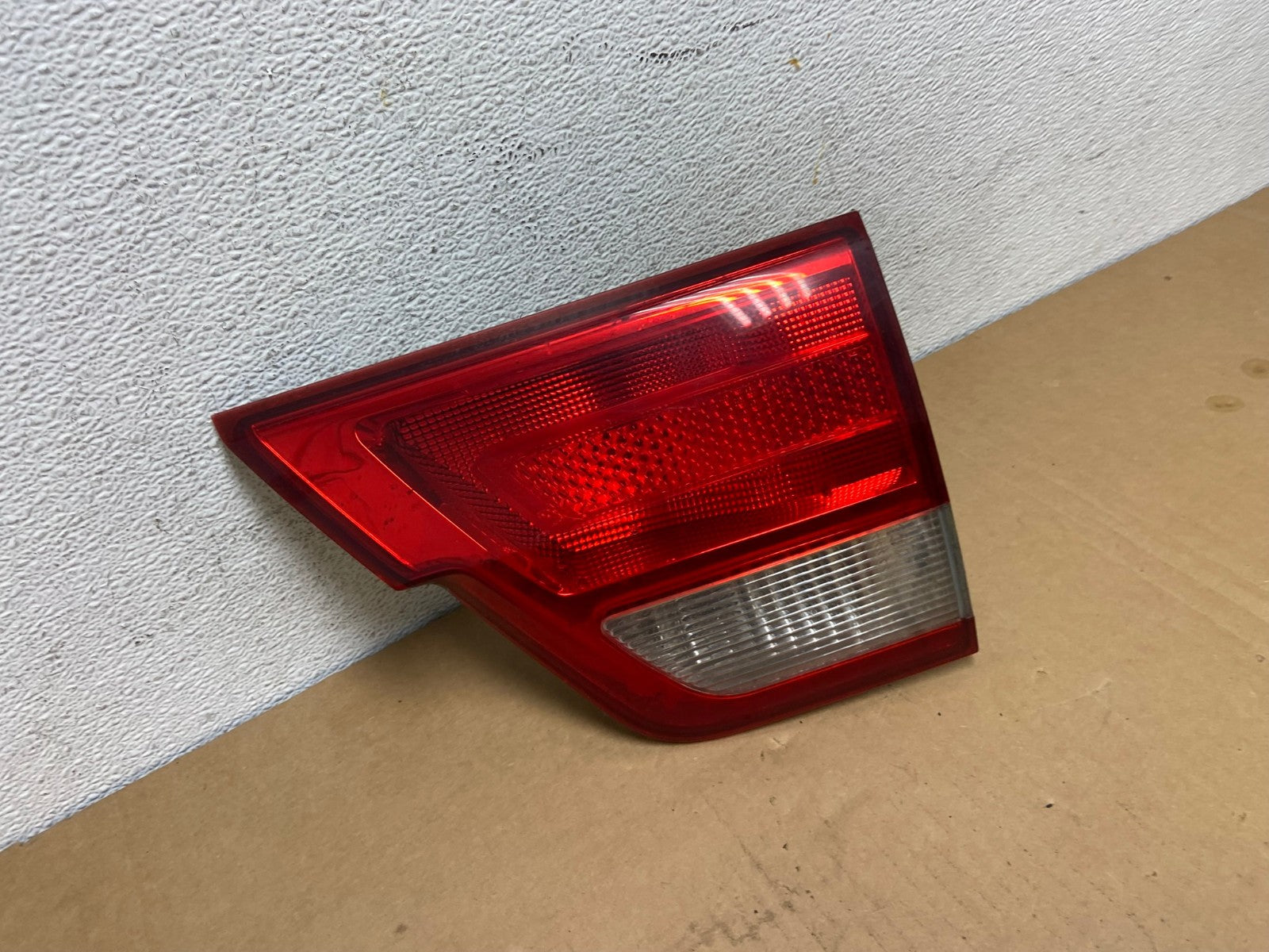 2011-2013 Jeep Grand Cherokee Right Passenger Rh Inner Tail Light AD2642 LK2