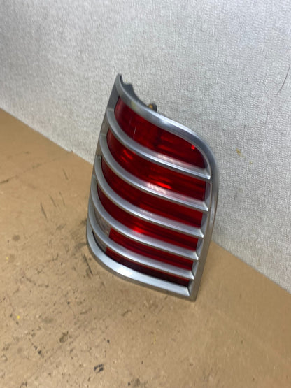2002 2003 2004 2005 Mercury Mountaineer Right Passenger Tail Light Oem Z7933 DW1