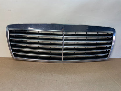 1996 to 1999 Mercedes Benz E320 Front Upper Grill Grill 2108880123 AJ1284 DG0