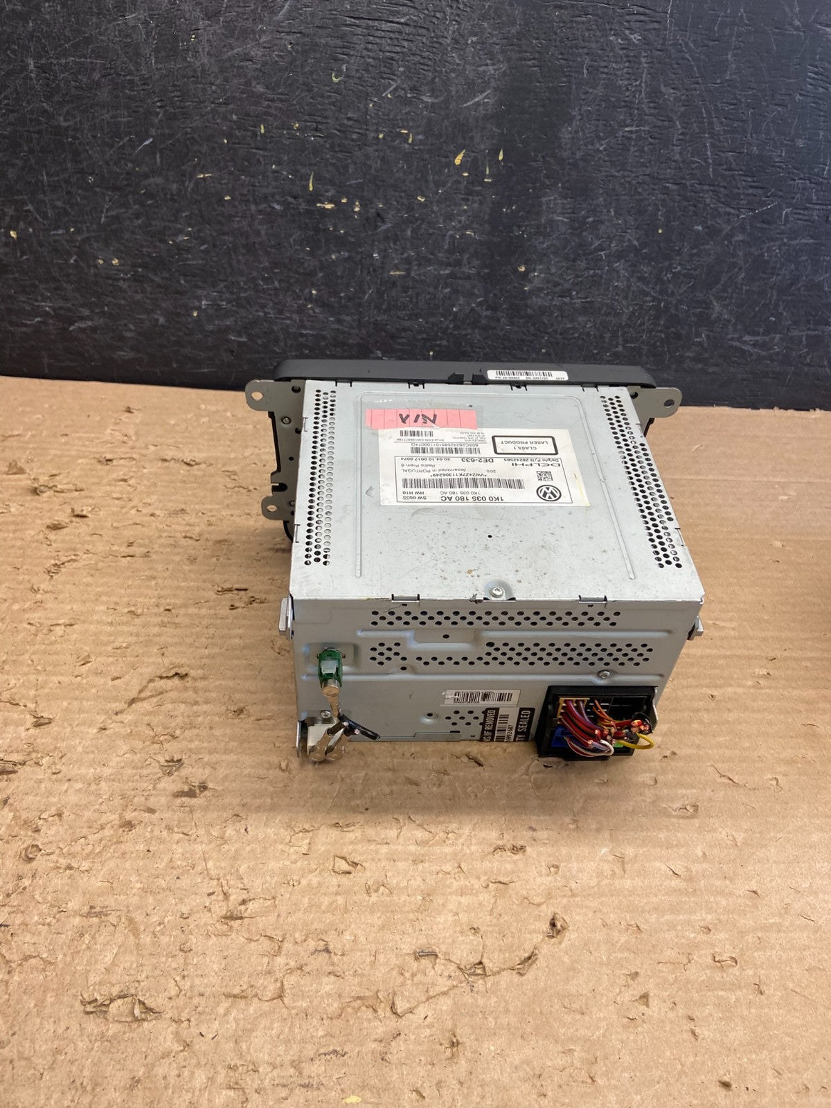 2009 to 2012 Volkswagen CC Radio CD Player Screen AM/FM AG8713 DG3