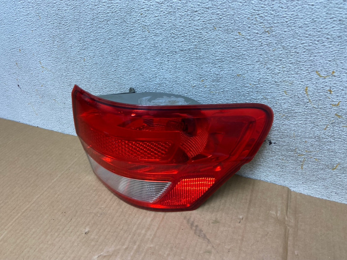 2011-2013 Jeep Grand Cherokee Right Passenger Side Rh Tail Light AI5708 LK1