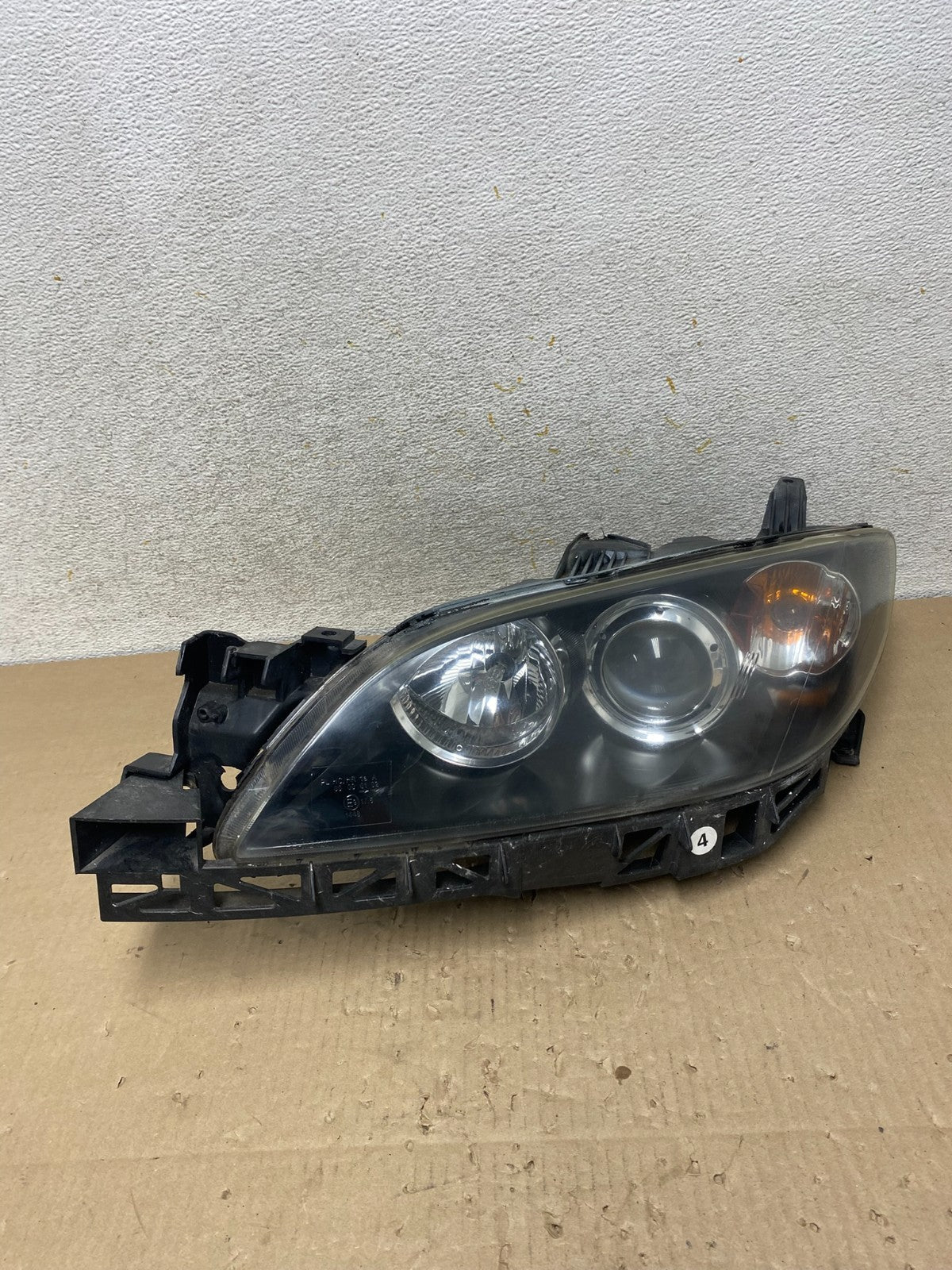 2004 to 2009 Mazda 3 Sedan Left Driver LH Side Headlight AI2270 DW0