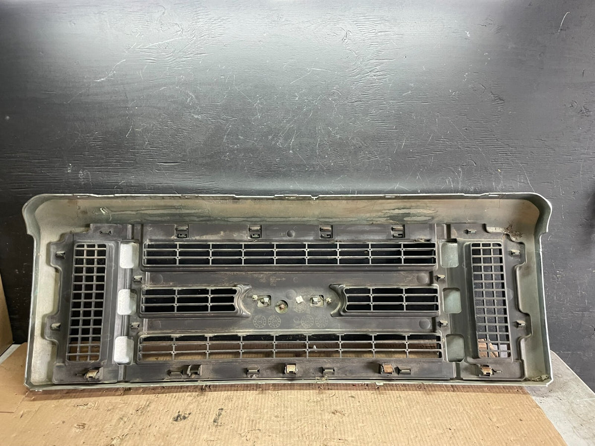 2008 to 2014 Ford Econoline E150 E250 Front Upper Chrome Grill Grille M2981 DG8