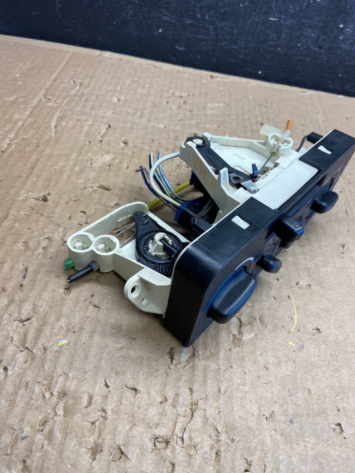 1998 to 2000 Toyota Corolla Temperature AC Climate Control AD68311