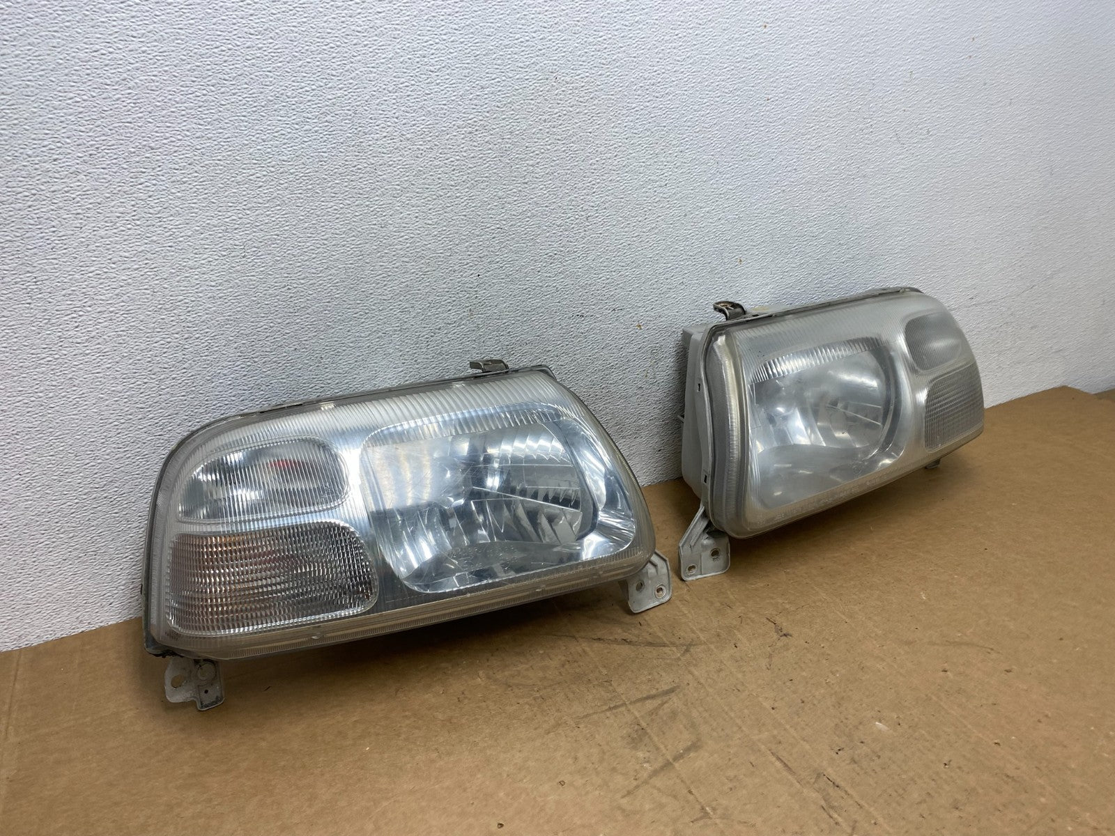 1999-2005 Suzuki Grand Vitara Left+Right Side Set Halogen Headlights AD6252 DW2