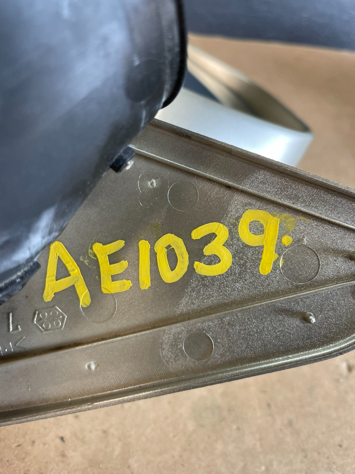 2003 to 2009 Lexus GX470 Left Driver LH Side Door View Mirror AE1039 DW11