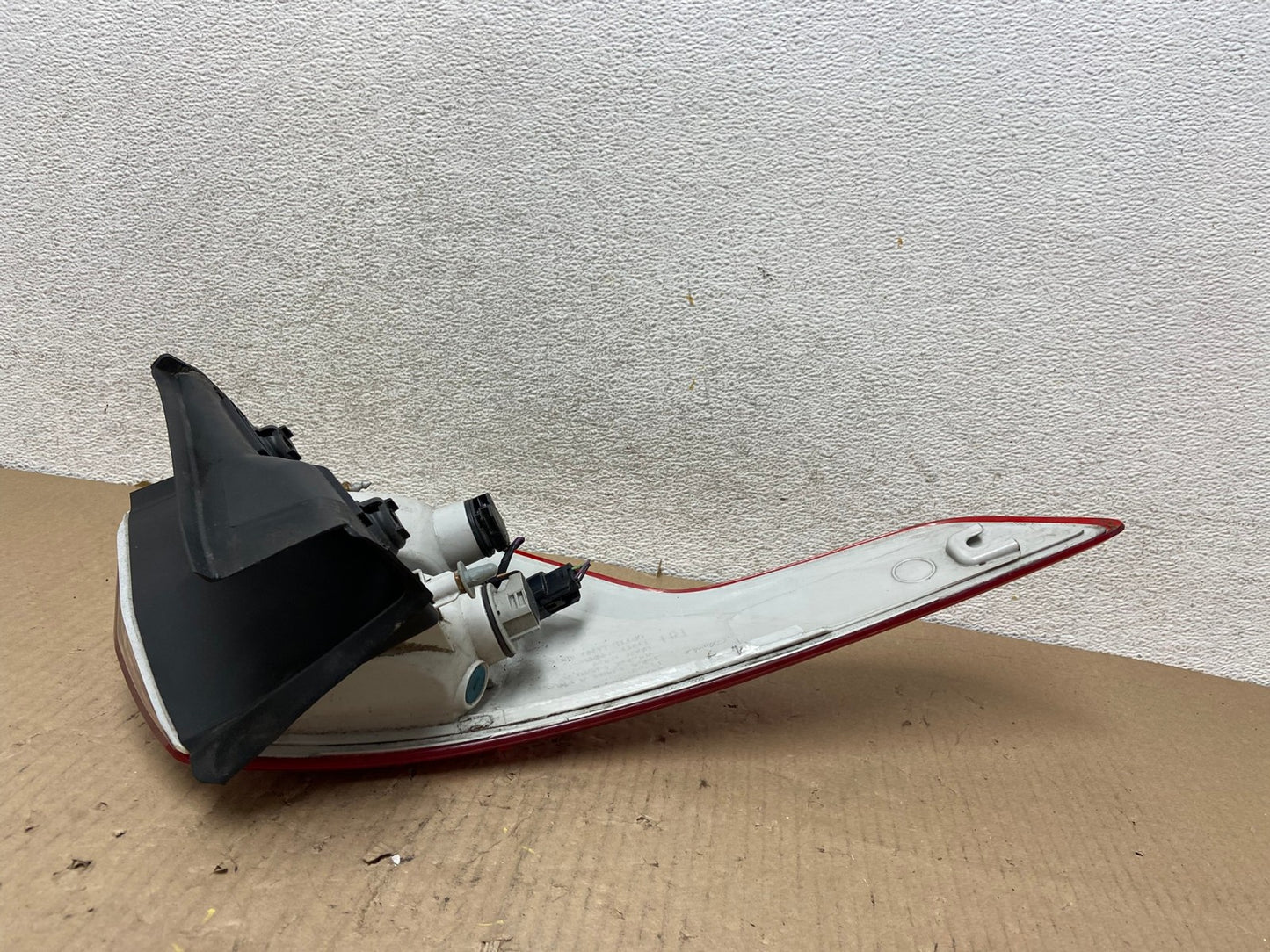2013 to 2016 Ford Escape Right Passenger RH Side Tail Light AG8041 LK4