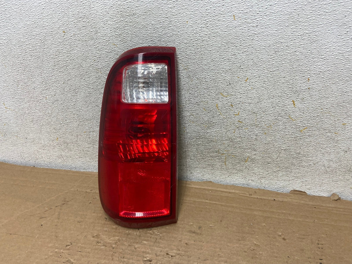 2008 to 2016 Ford F-250 F250 Left Driver LH Side Tail Light AH9207 LK2