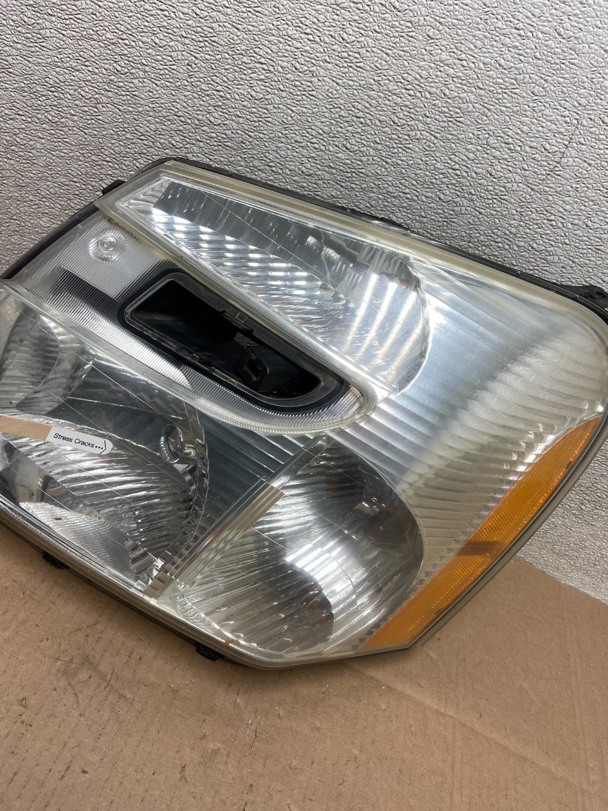 2005 to 2009 Chevrolet Equinox Left Driver LH Halogen Headlight Y1027 DW4