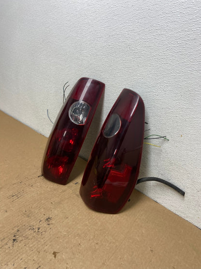 2004 to 2012 Chevrolet Colorado GMC Canyon Left+Right Set Tail Lights AG2223 LK1