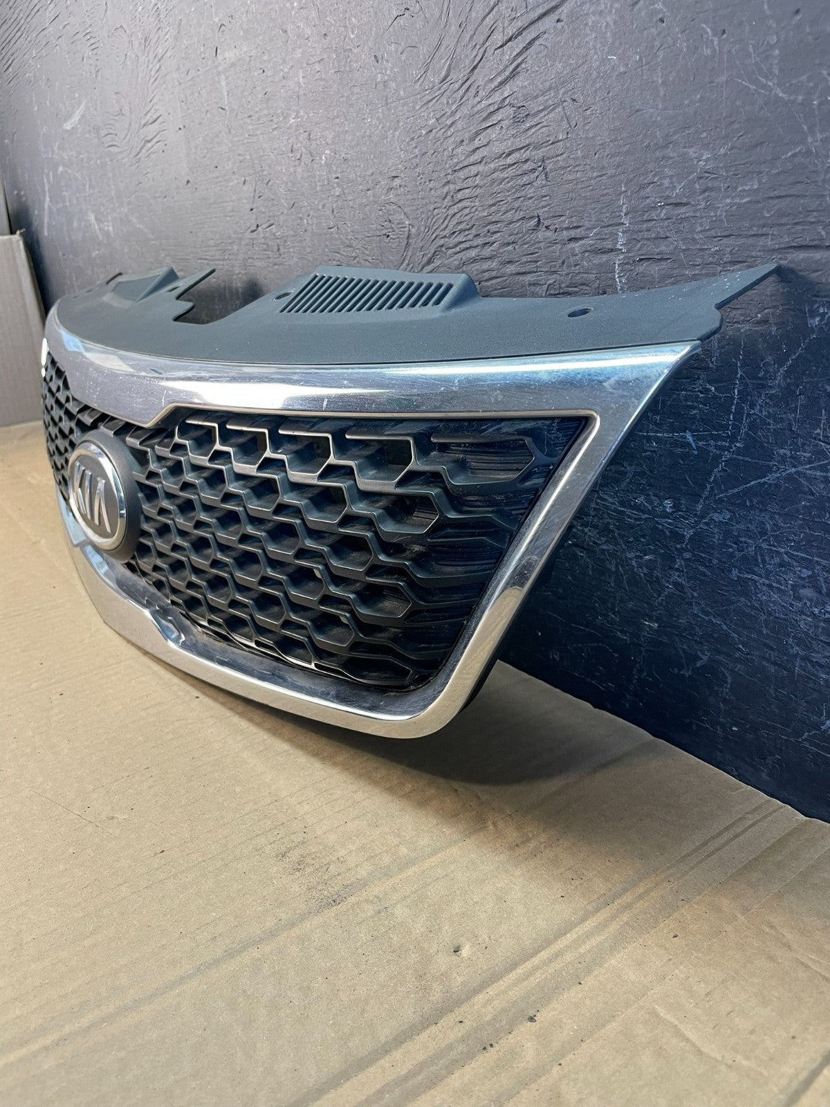 2010 to 2013 Kia Forte Koup Black Front Upper Bumper Grill Grille AC9736 DW2