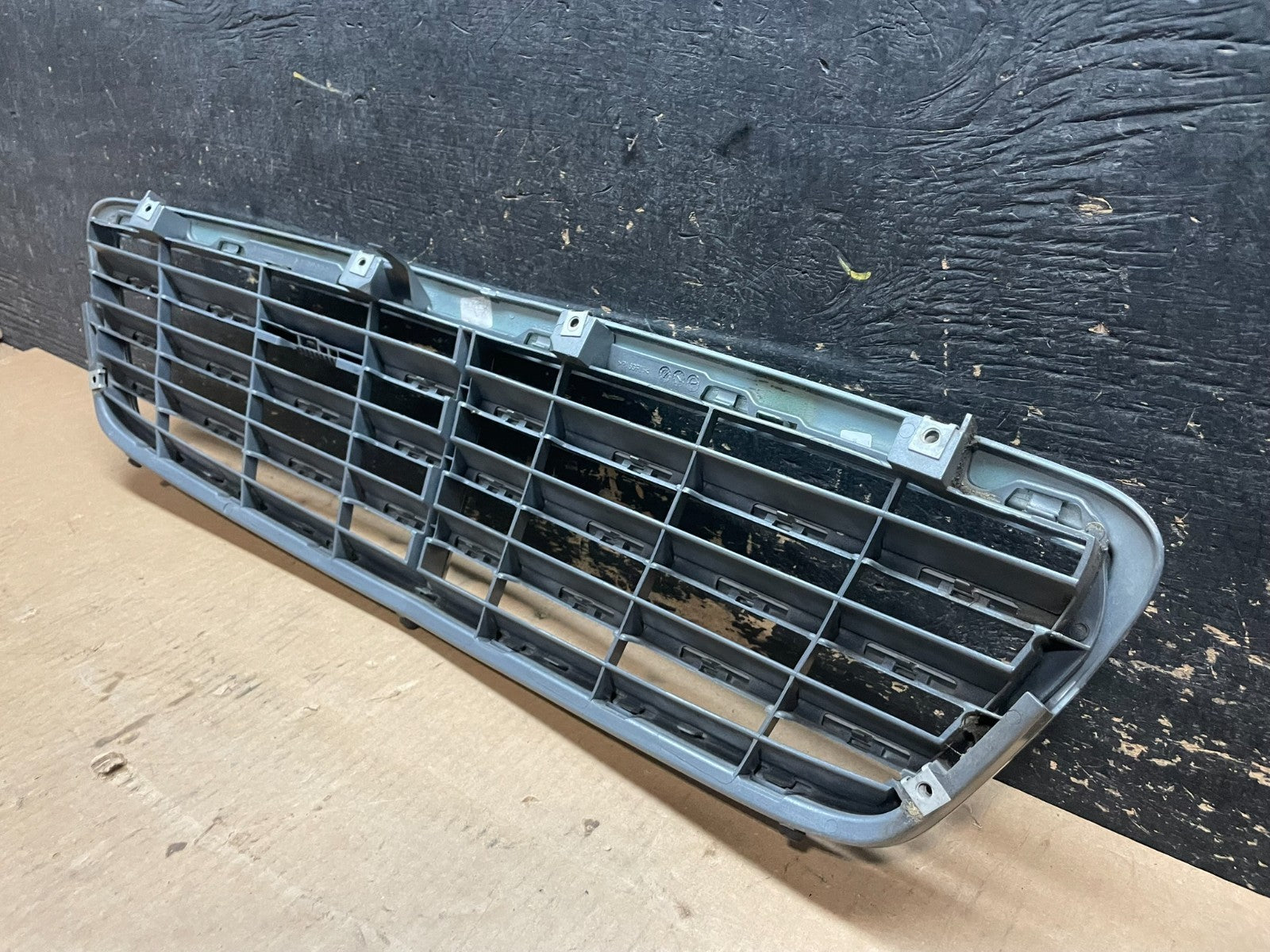 2001 to 2007 Mercedes C-Class Front Upper Grill Grille OEM AA2318 DG7