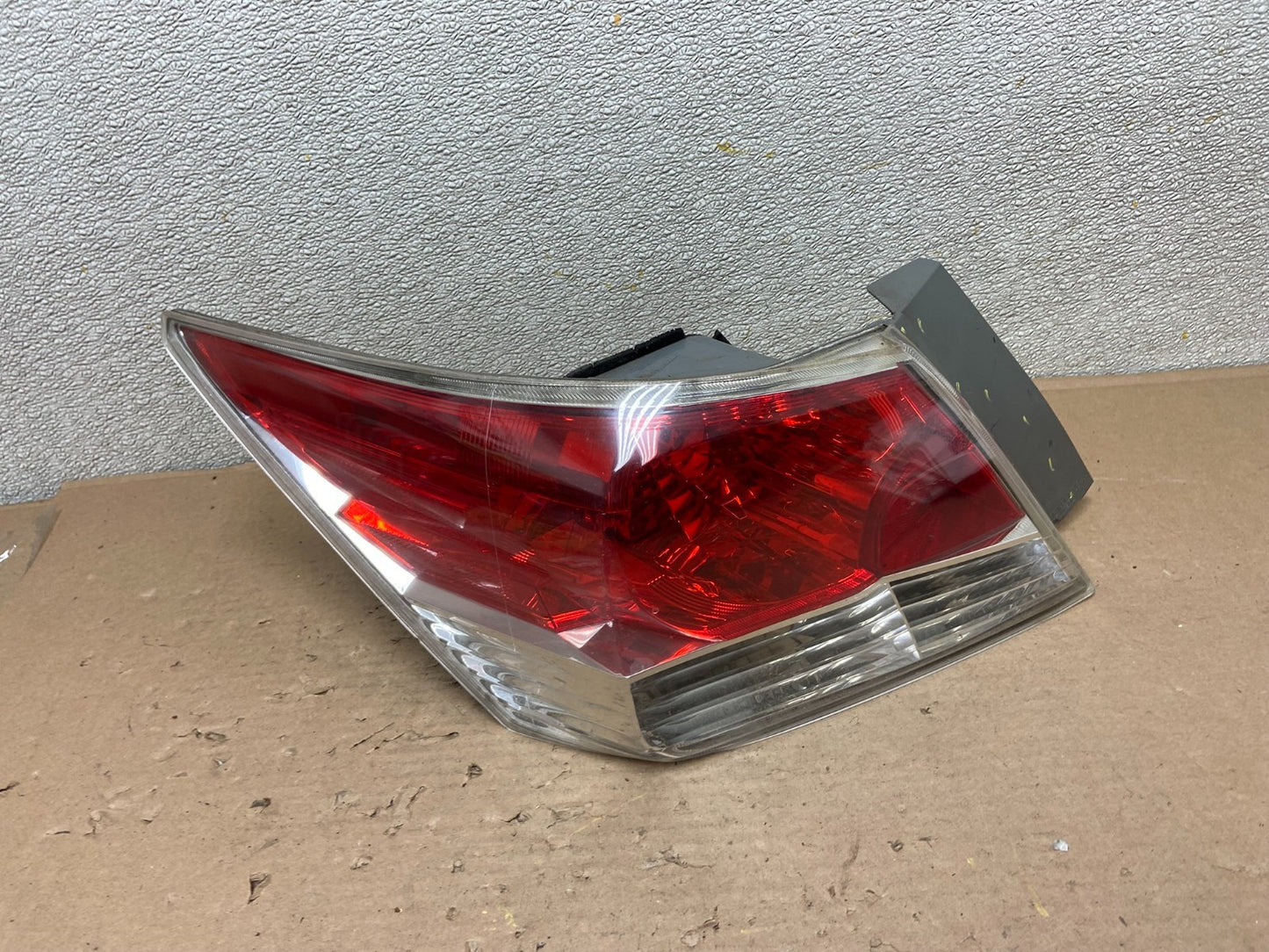 2008 to 2012 Honda Accord Sedan Tail light Left Driver LH Side AB0164 LK0