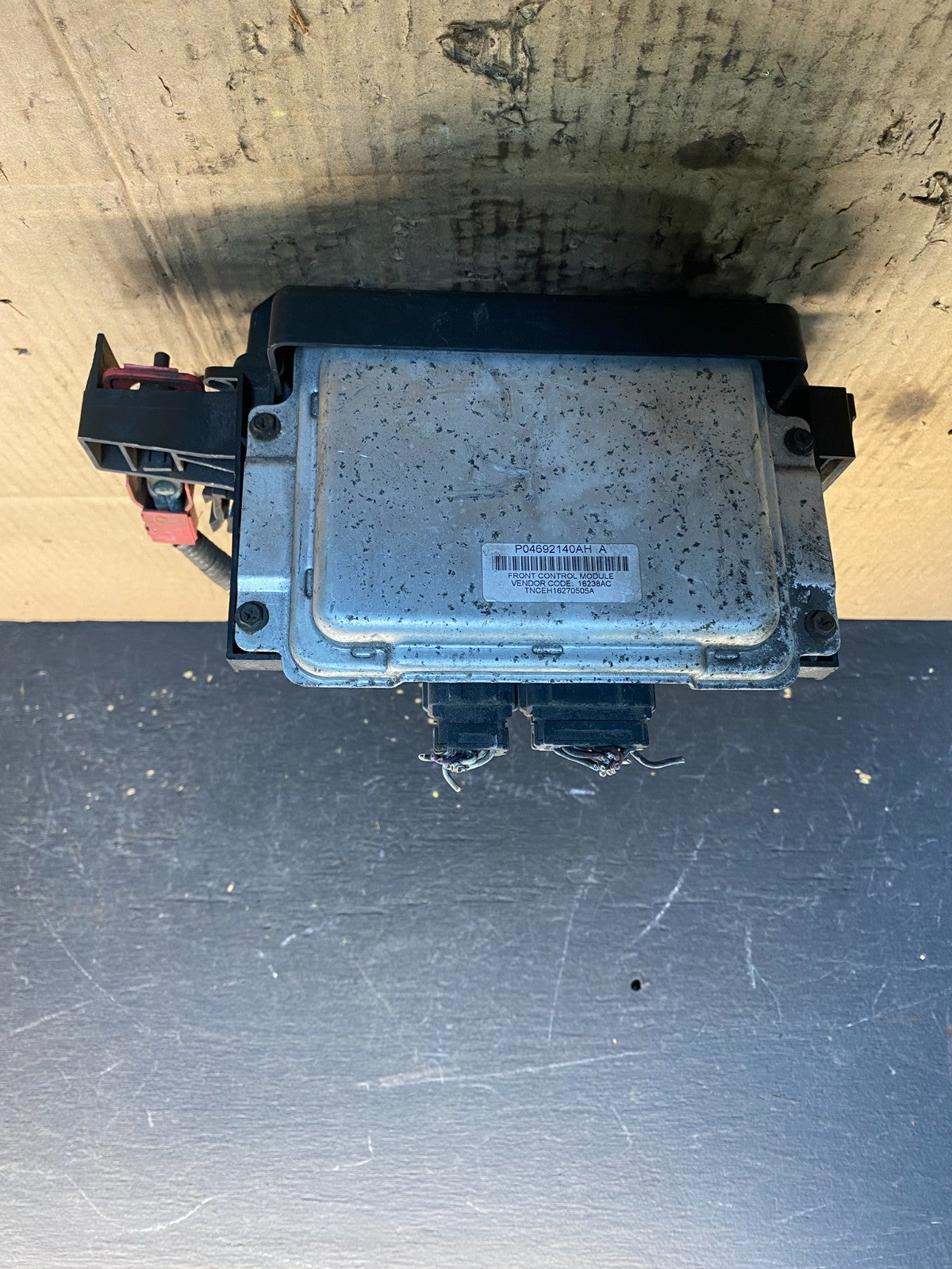 2006 2007 Dodge Charger  Fuse Box Body Control Module BCM AA7572 DG4