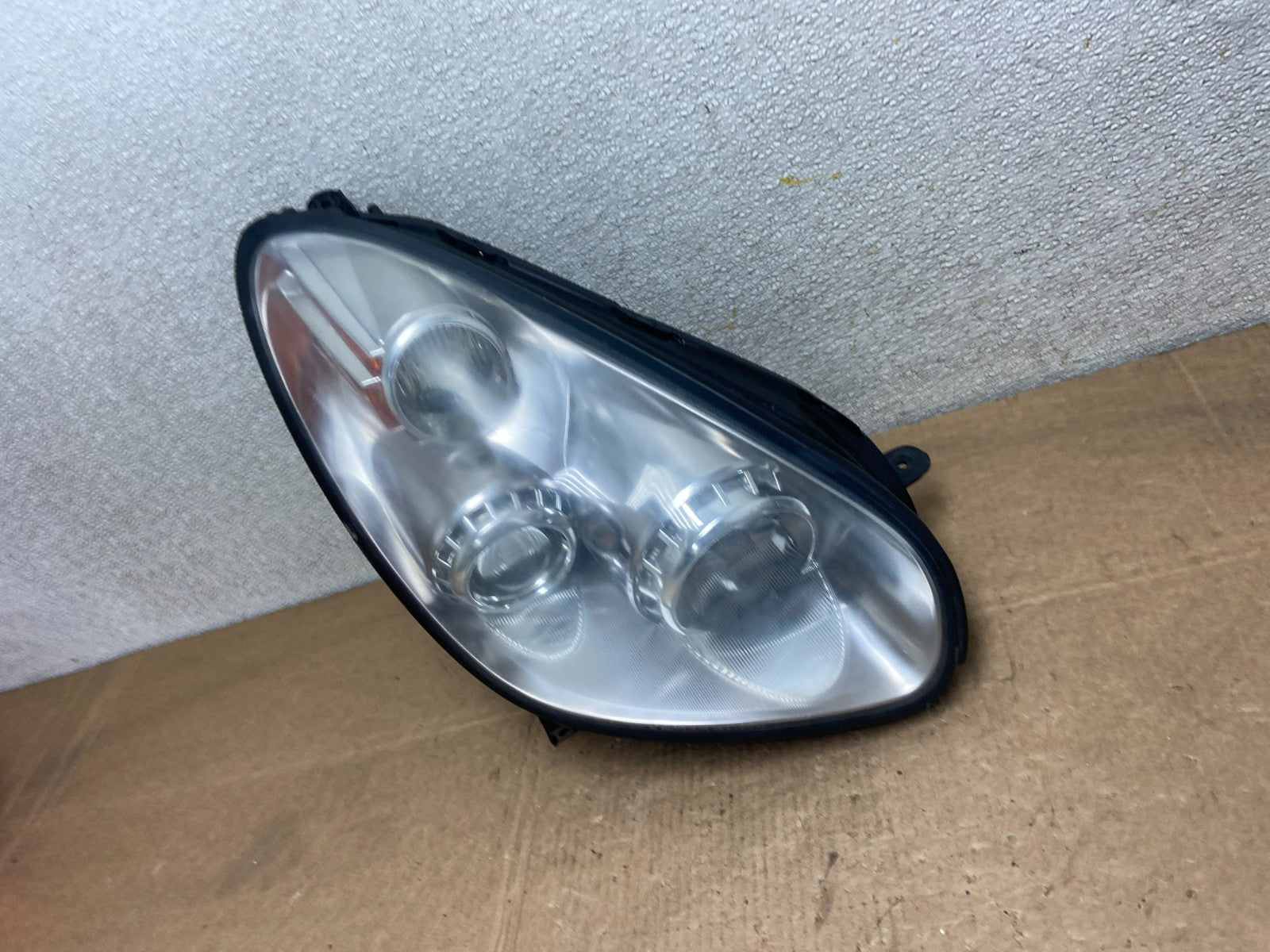 2006 - 2007  Subaru Tribeca B9 Right Passenger RH Halogen Headlight OEM Y5683 DW1