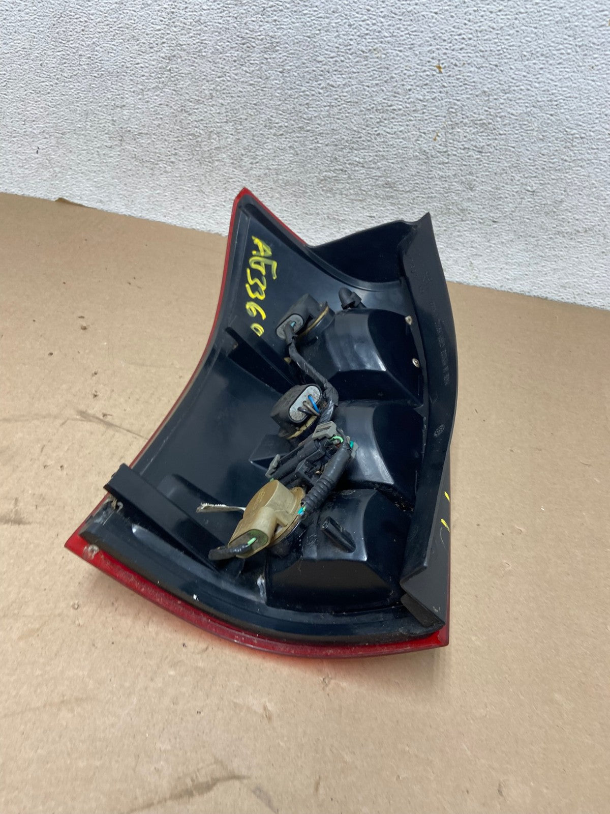 2004 to 2007 Saturn Vue Right Passenger Rh Side Tail Light AG3369 LK7
