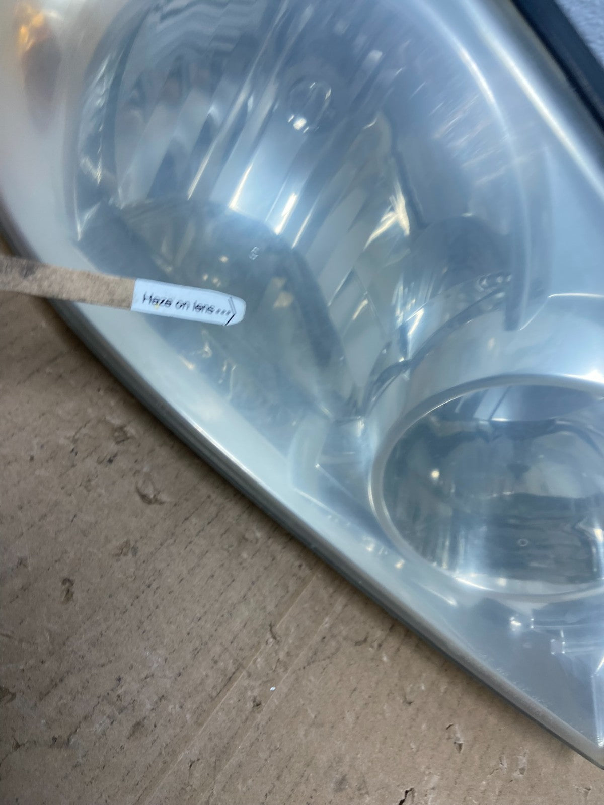 2002 to 2005 Kia Sedona Right Passenger RH Side Headlight AB6631 DG4