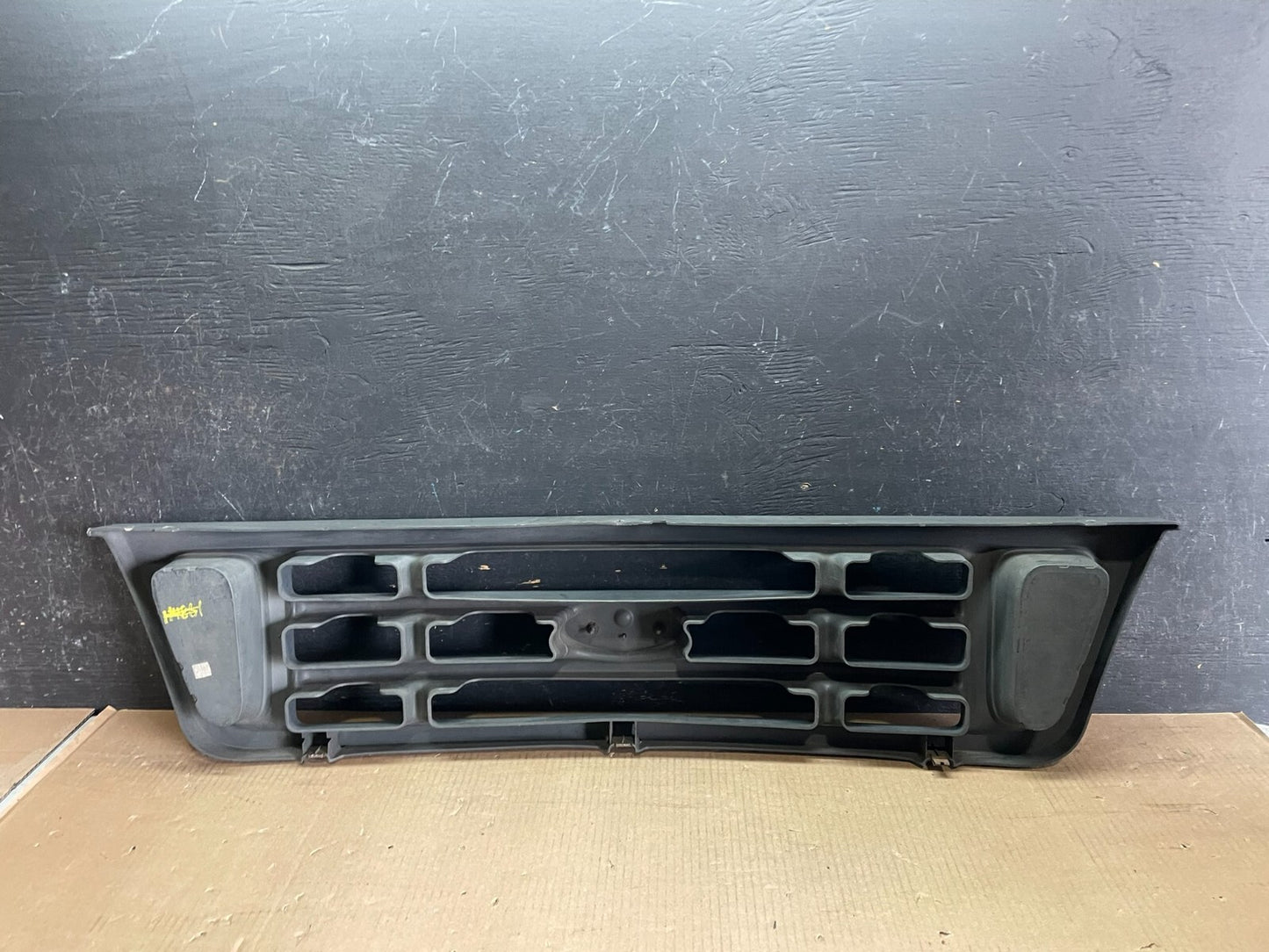 2003 to 2007 Ford Econoline E150 E250 E350 Front Grille Grille L9197 OEM DG7