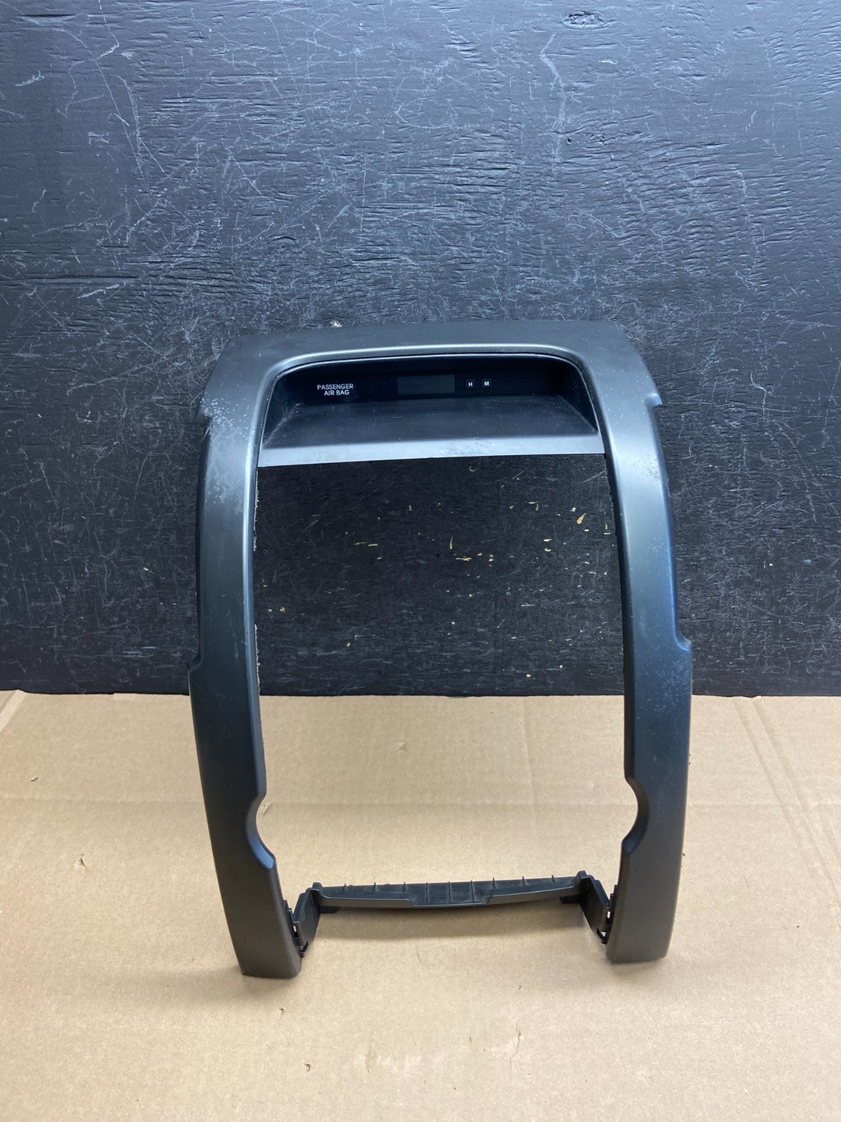 2011 to 2013 Kia Sorento Center Radio Climate Control Clock Trim AI6228 DG0