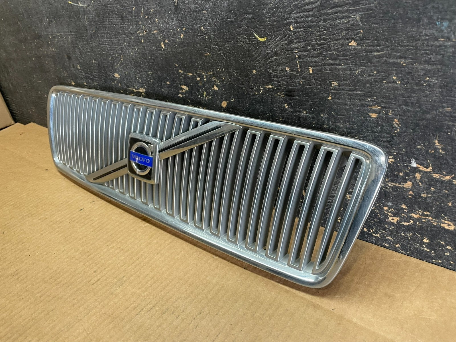 1999 to 2003 Volvo S80 Front Upper Grill Grille OEM AA9083 DG2