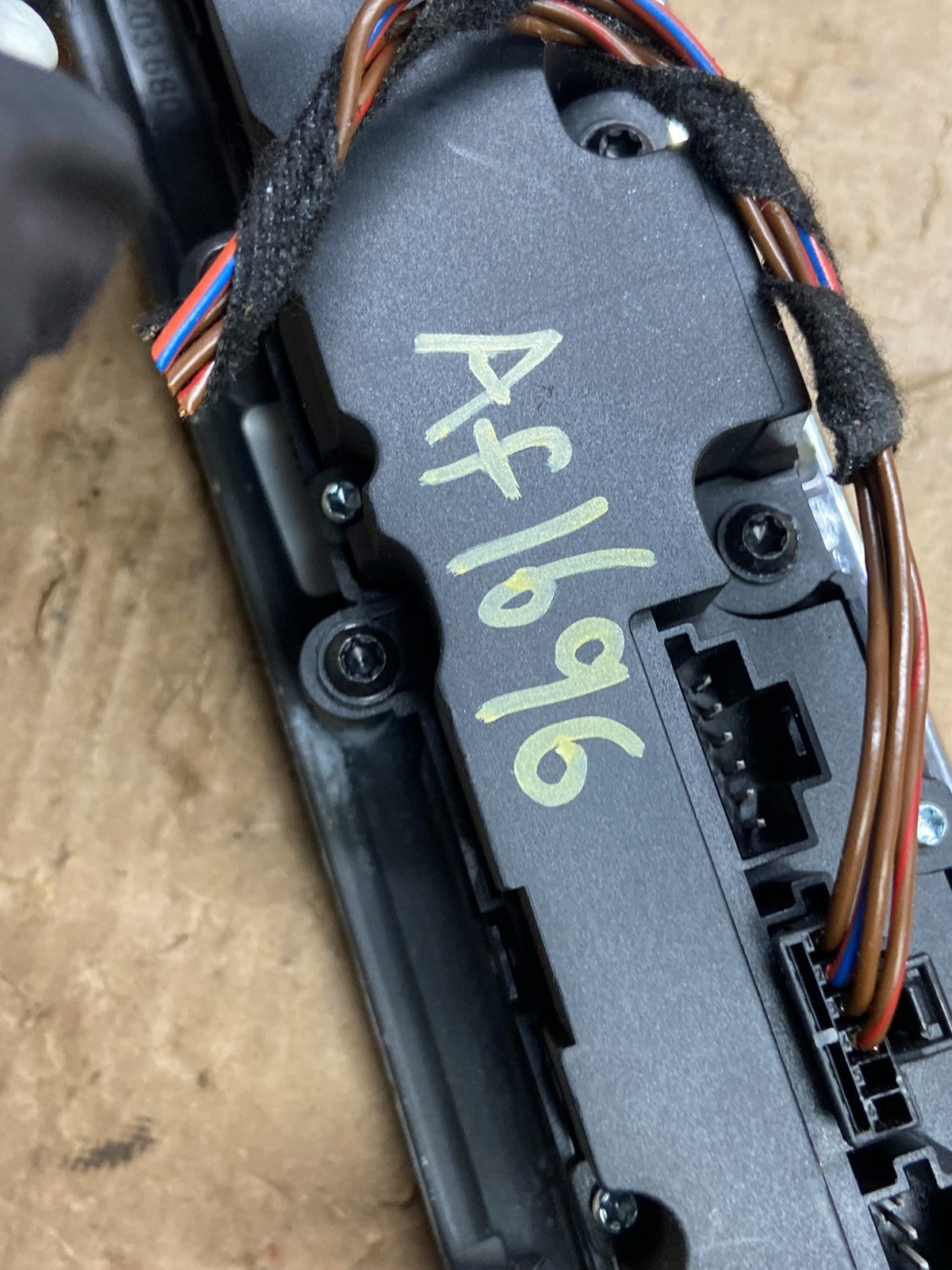 2005 - 2007 Mercedes C230 C240 Center Console Switch Control Unit AF1696 DG7