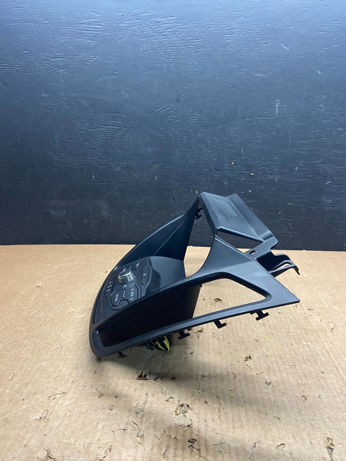 2013 to 2016 Ford Escape Dash Radio Control Panel Bezel cj54-18835 H2107 PS1