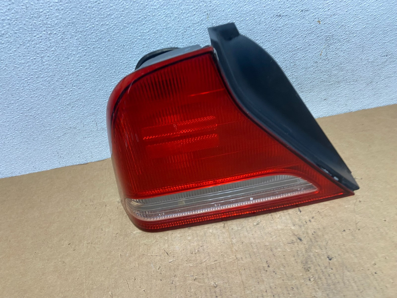 2004 to 2006 Suzuki Verona Left Driver Side Tail Light AD4691 DG0