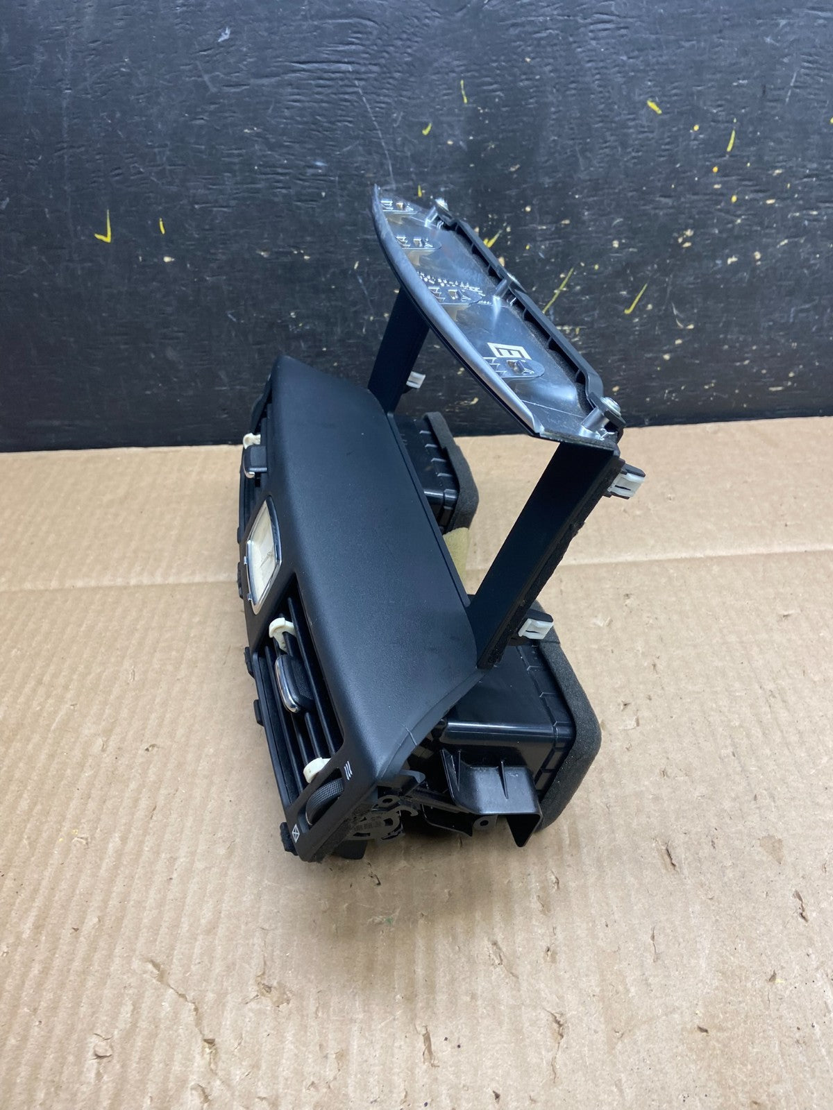 2011 2012 2013 Infiniti M37 Center Dash Radio Bezel W/ Vents Clock u6013 DG2