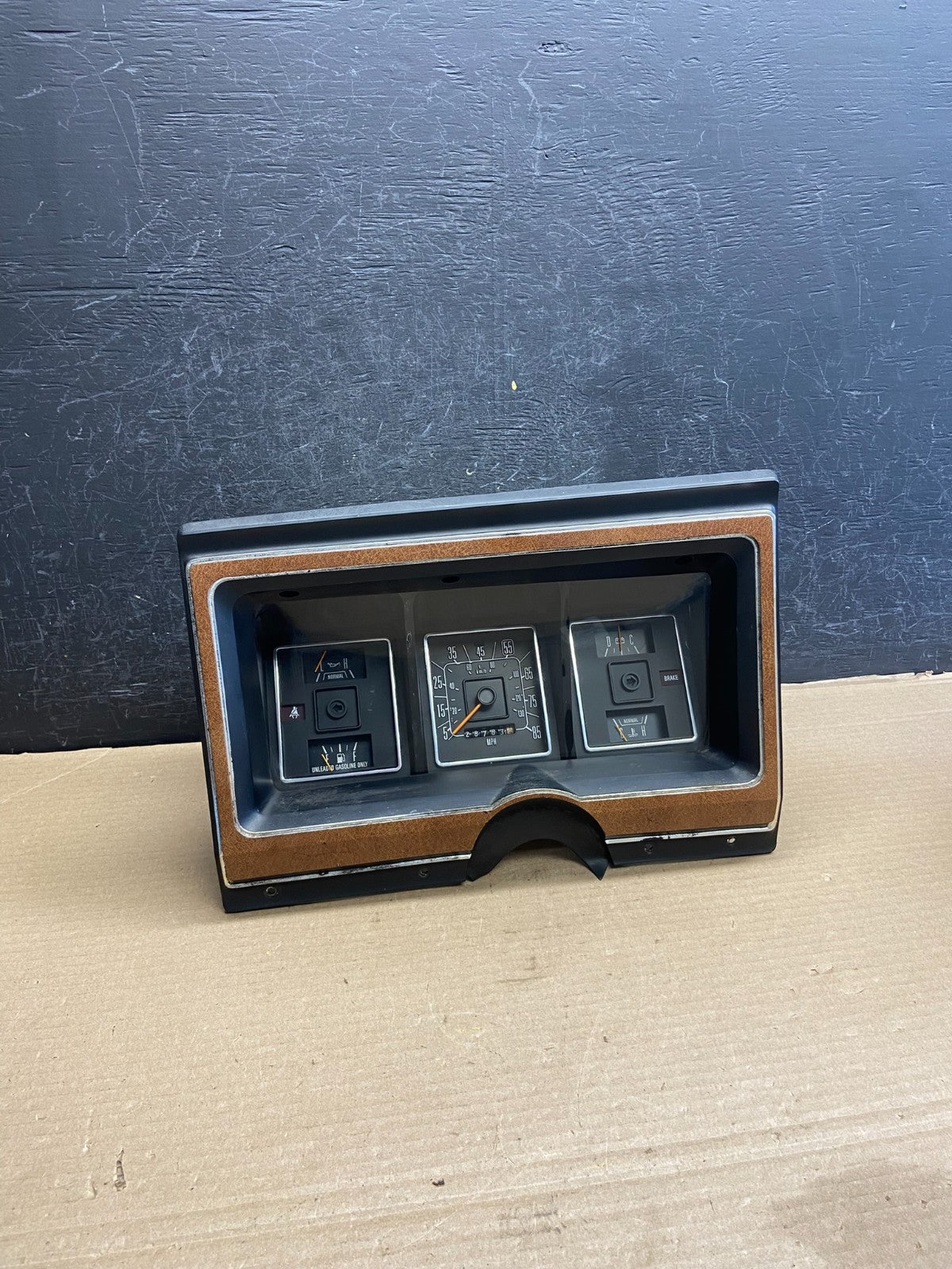 1980 to 1989 Ford E150 E250 E350 VAN Gauge Speedometer Cluster AH1437 PS0