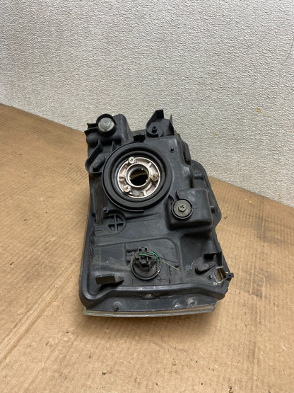 2004 - 2008 Mitsubishi Endeavor Headlight Left Driver Lh Side AA6306 DW9