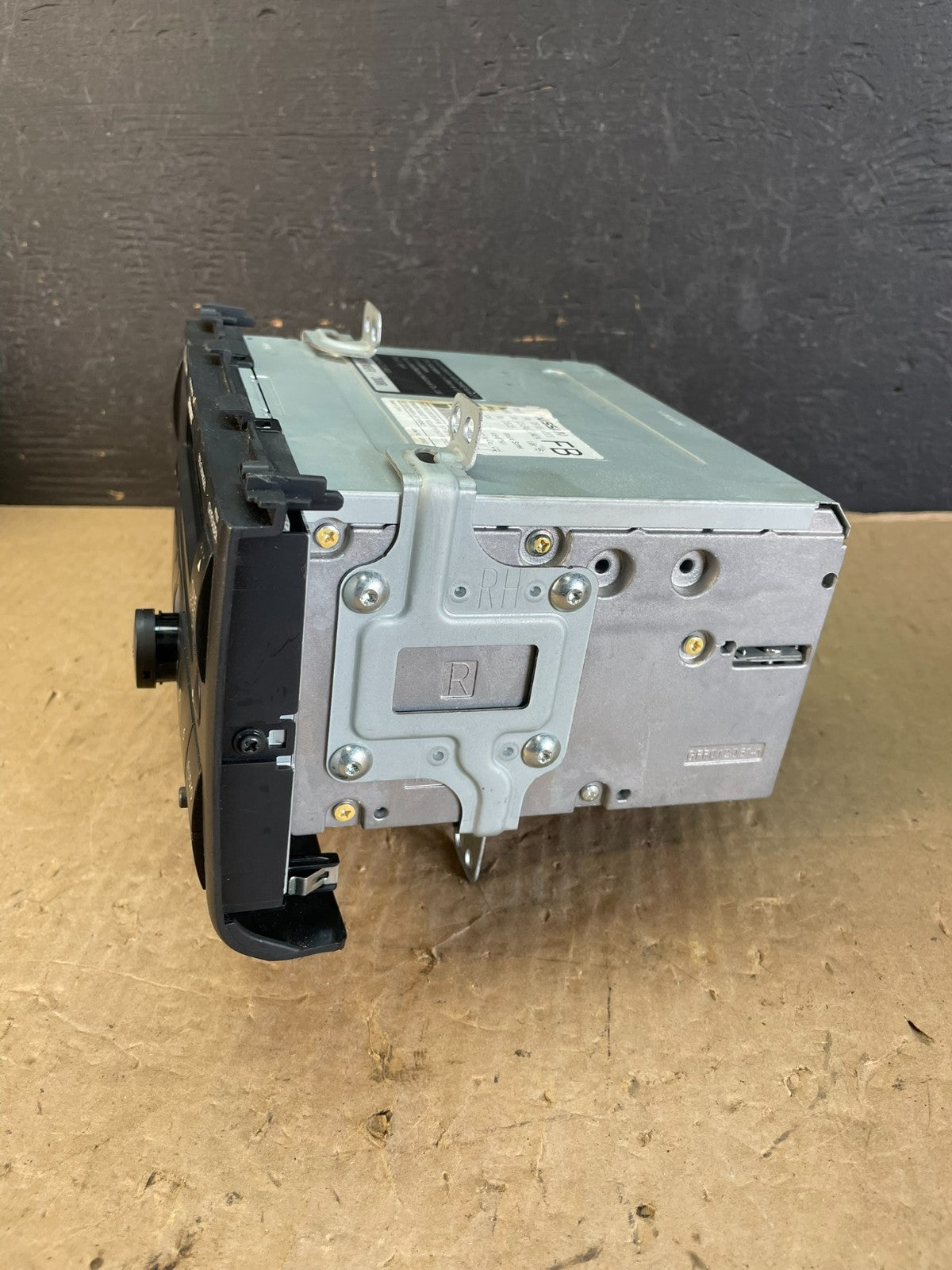 2008-2009 Nissan Rogue Bose Radio Stereo 6 Disc Changer CD Player AD59293