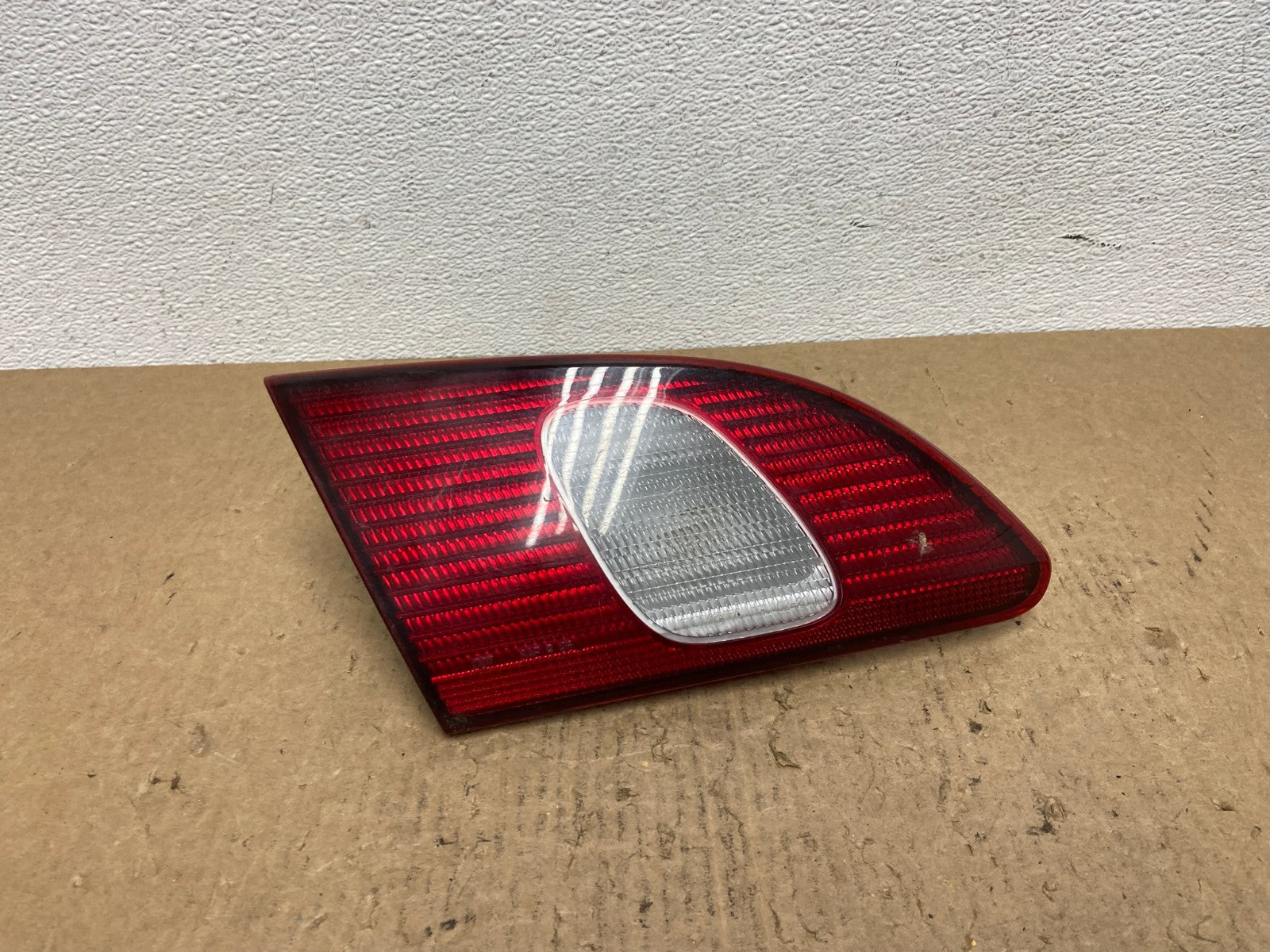 1998-2000  Toyota Corolla Left Driver LH Side Inner Tail light OEM AC1549 LK0