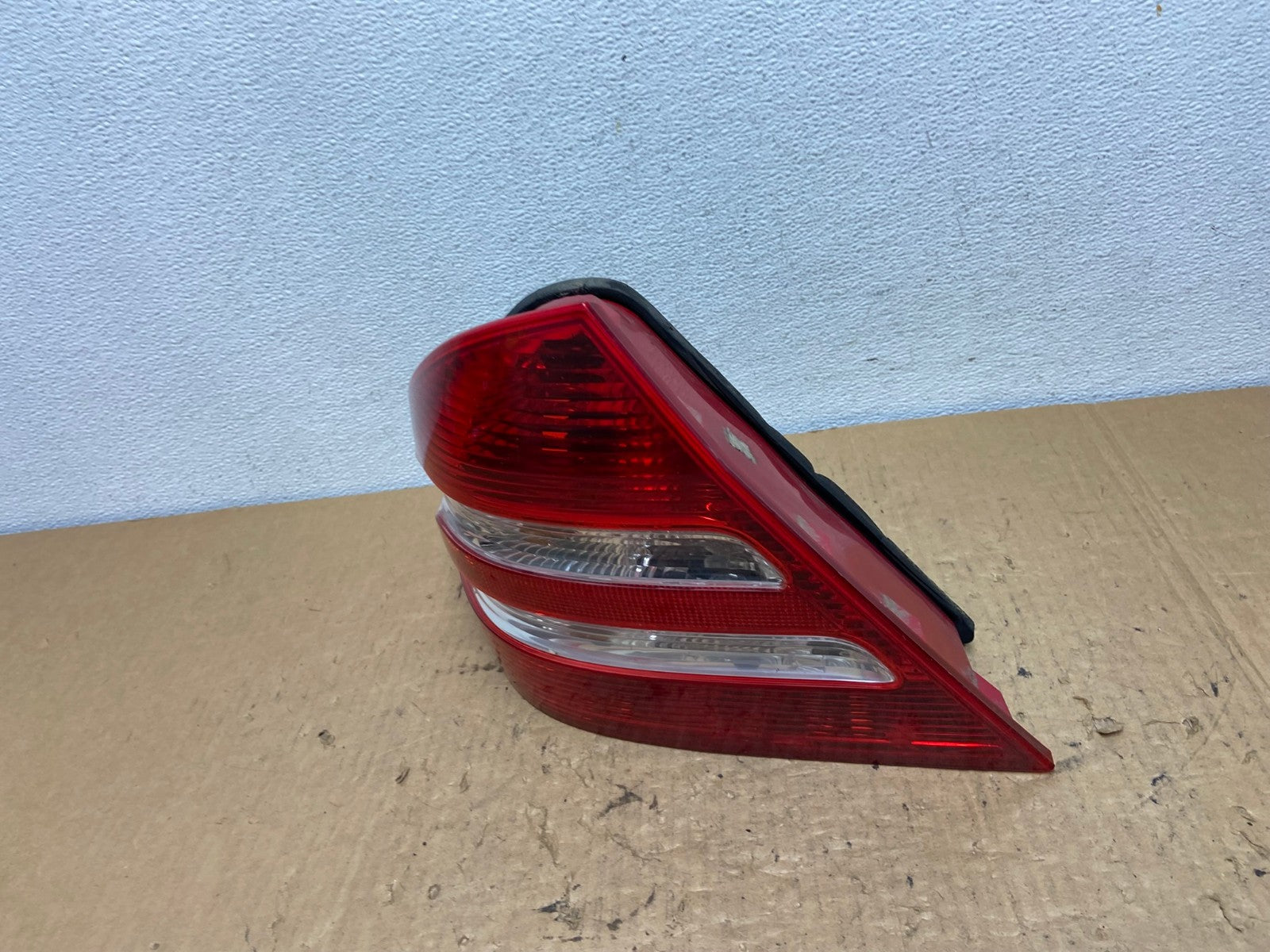 2005-2007 Mercedes-Benz C230 C240 W203 C-Class Left Driver Tail Light AC8206 LK1