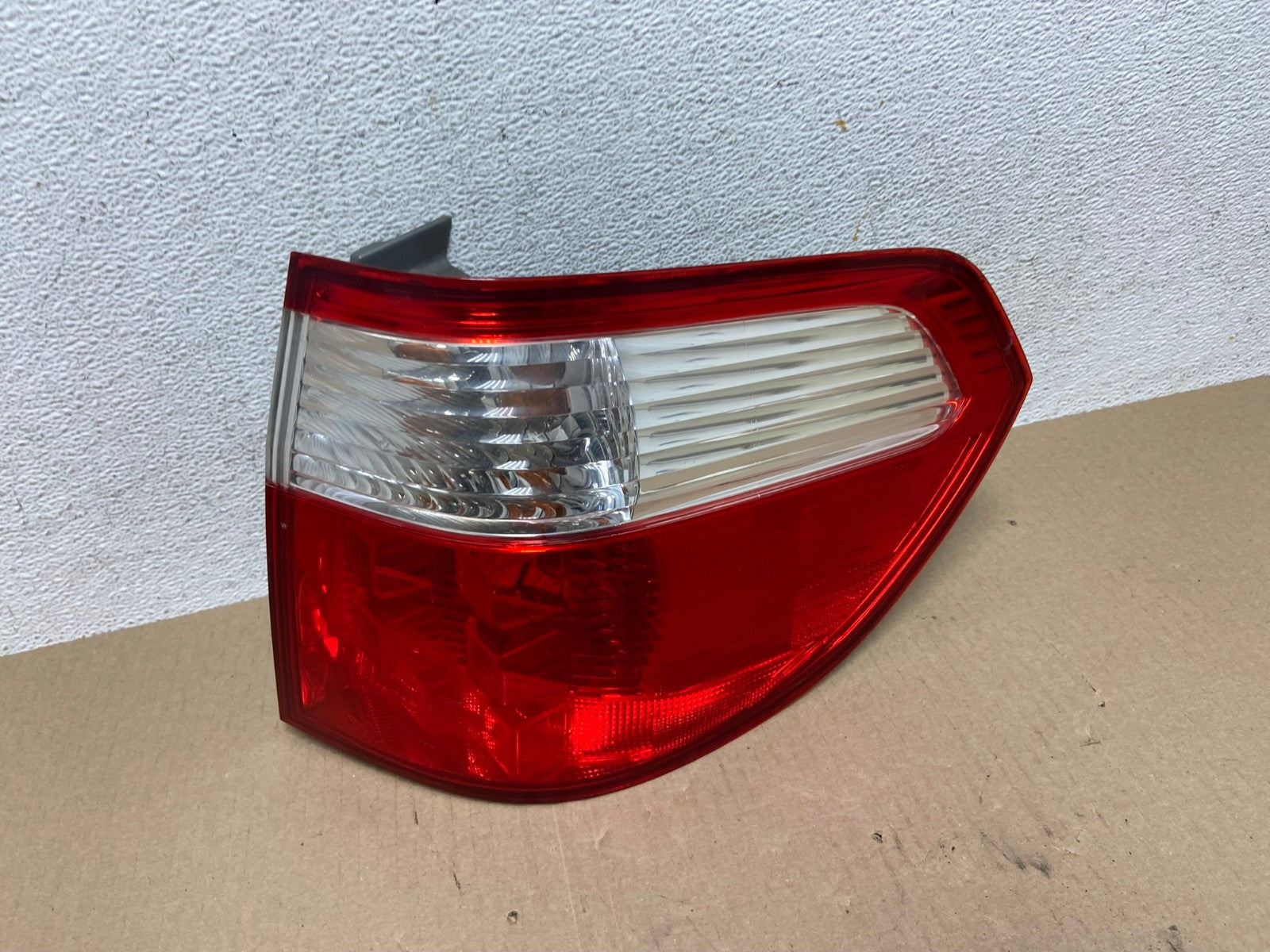 2005 2006 2007 Honda Odyssey Right Passenger RH Side Tail Light AE6959 LK0