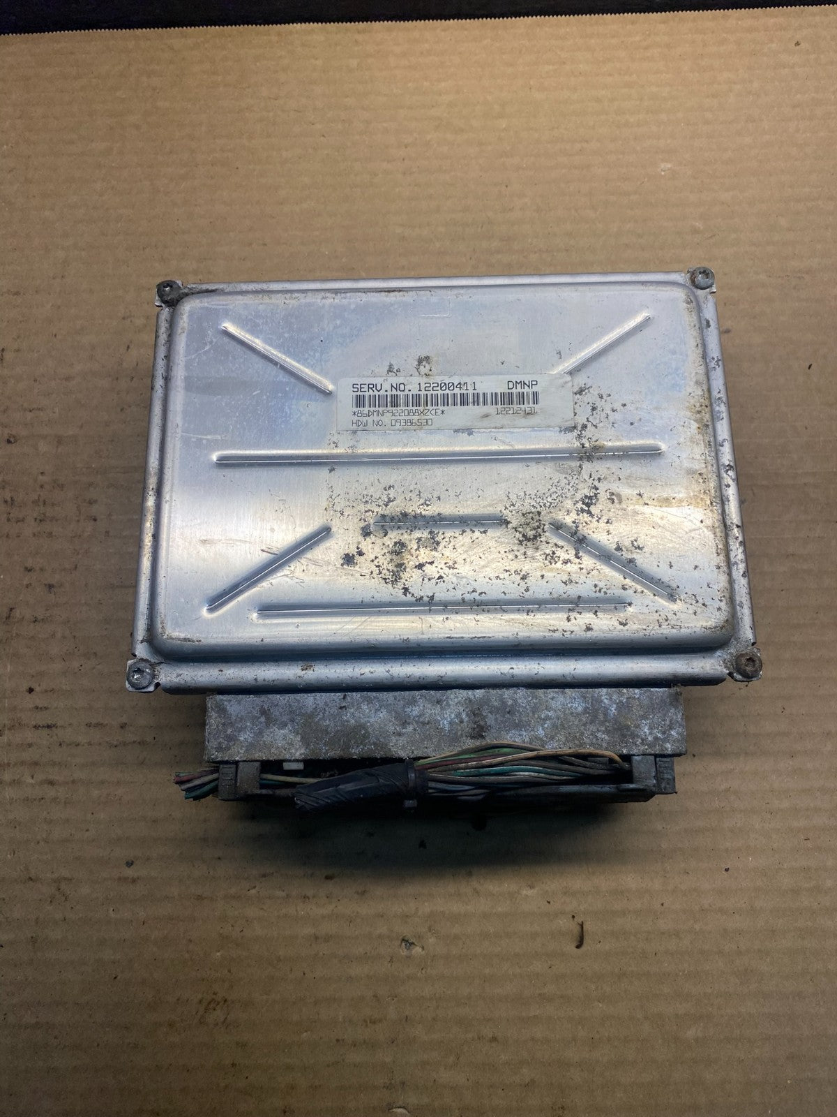 2001-2002 Silverado Tahoe Engine Computer Module 12200411 ECM ECU AF6831 DW0