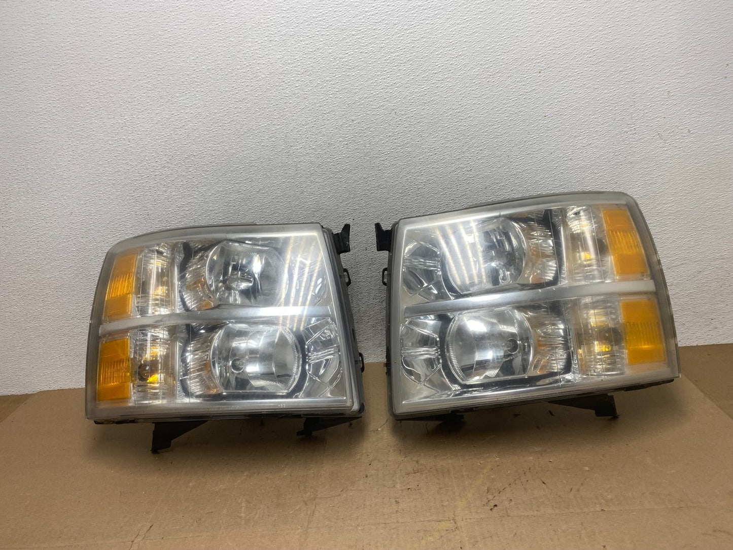 2007 to 2014 Chevrolet Silverado Left+Right Side Black Headlights AE6791 DW0