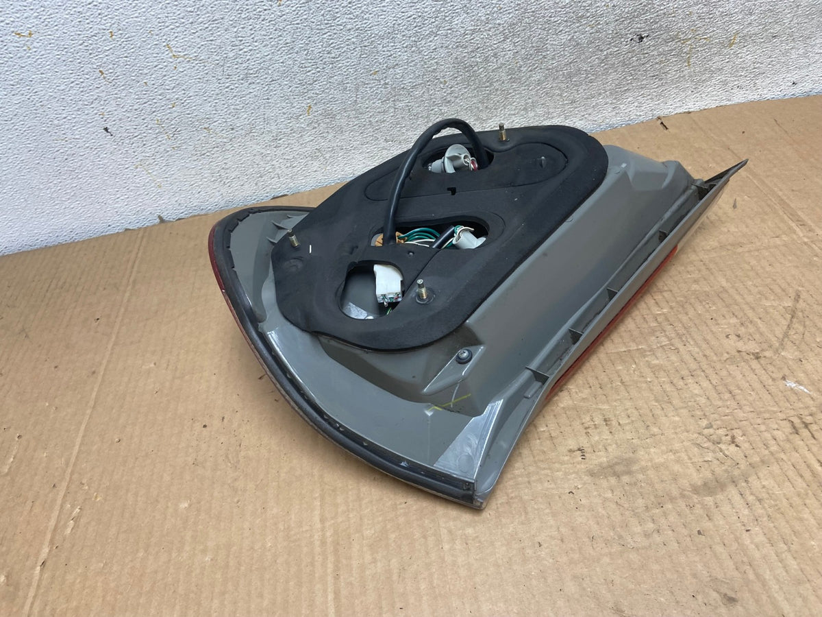 2005 to 2006 Toyota Camry Tail Light Left Driver Lh Side AI7018 LK4
