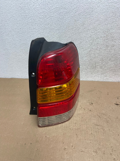 2001 to 2007 Ford Escape Right Passenger RH Side Tail Light AG5630 LK2