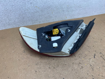 2002 to 2005 BMW 7-Series 745i 760i Left Driver LH Side Tail Light Oem Q8774 DW12