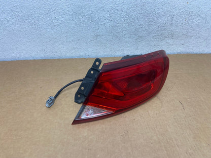 2015 2016 2017 Chrysler 200 Sedan Right Passenger Side Tail Light AD5315 LK2