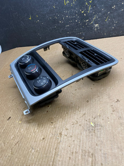 2010 to 2012 Dodge Caliber Dash Radio Center Bezel Climate Control Dash z4313 DG3