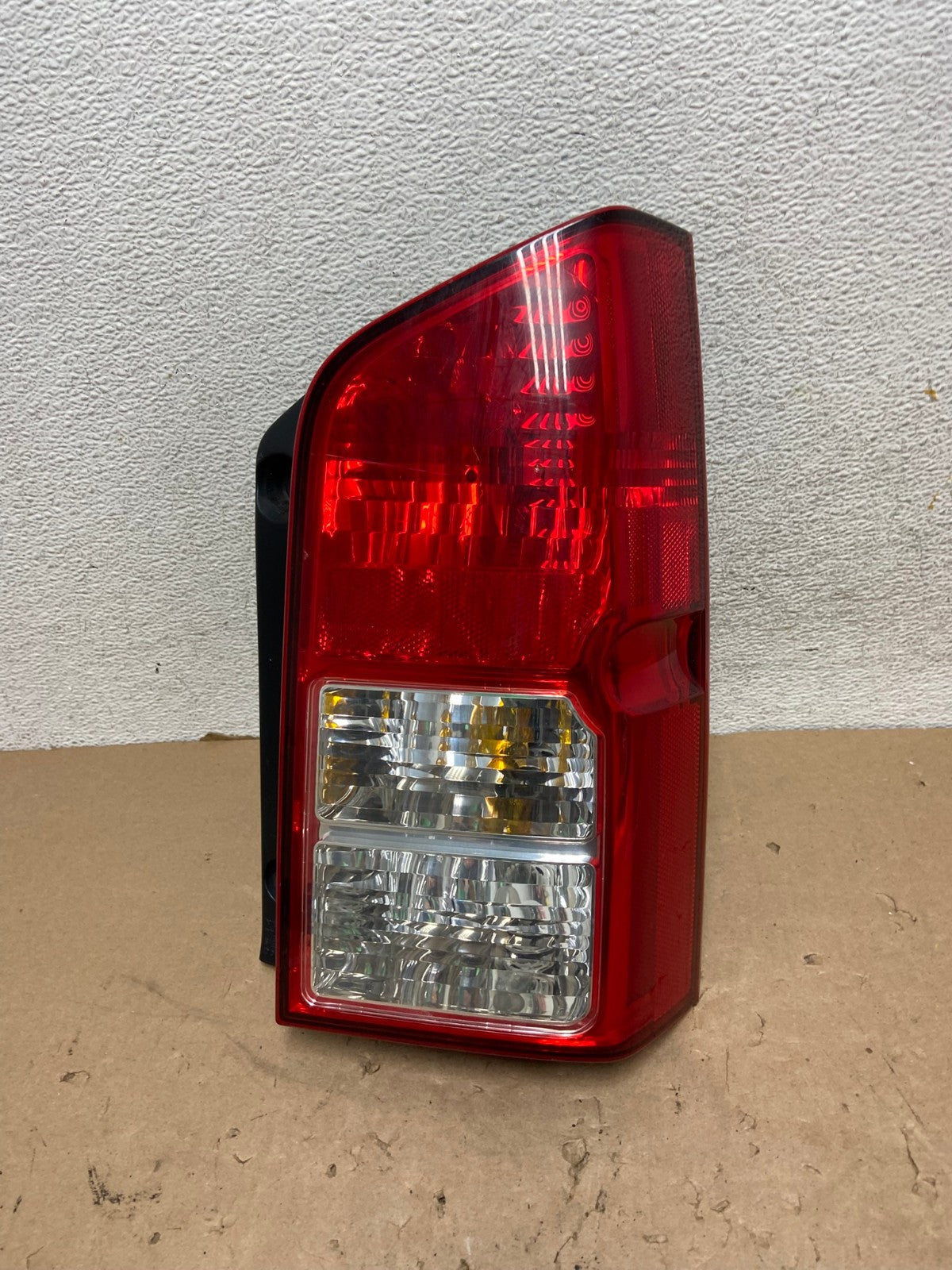 2005 to 2012 Nissan Pathfinder Right Passenger RH Side Tail Light AG4305 LK0