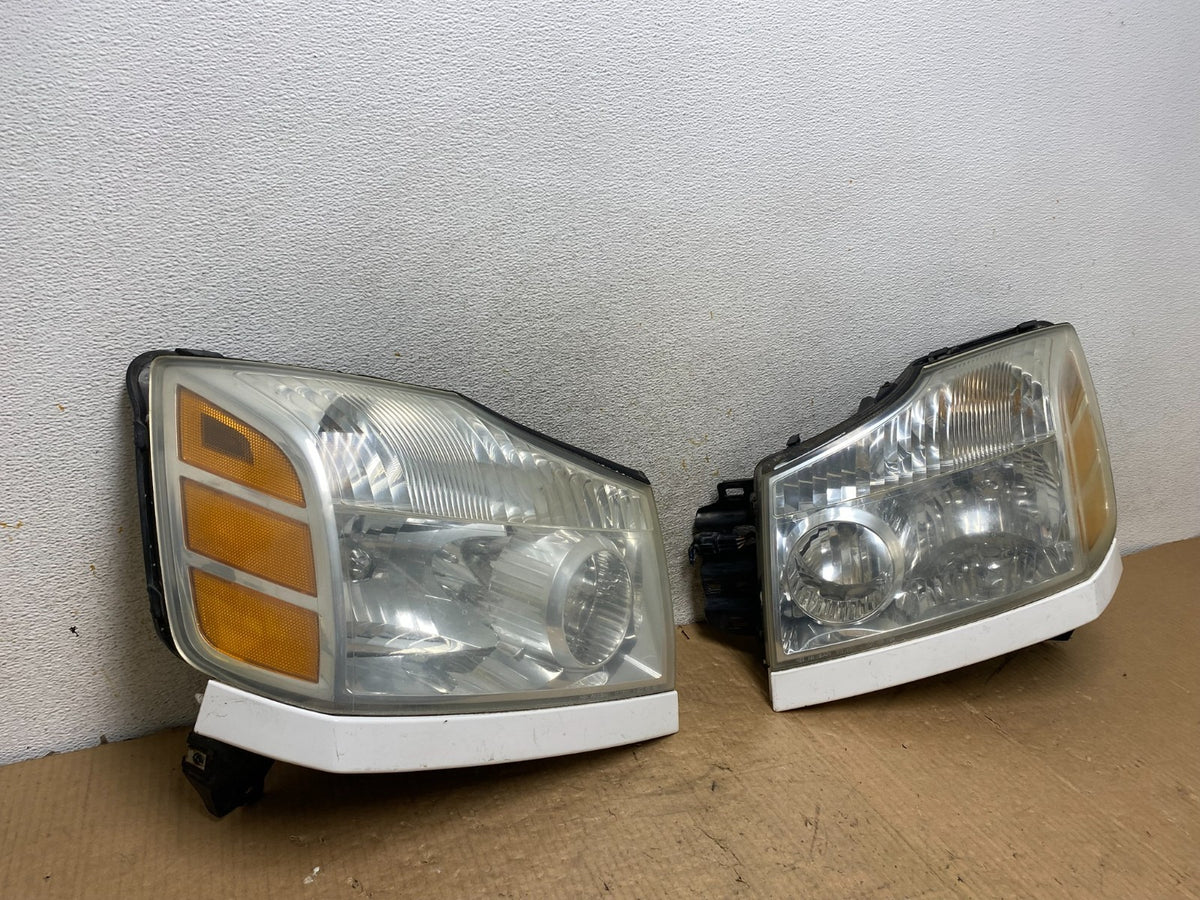 2004 to 2007 Nissan Armada Left+Right Side Set Headlights AI8168 DW2