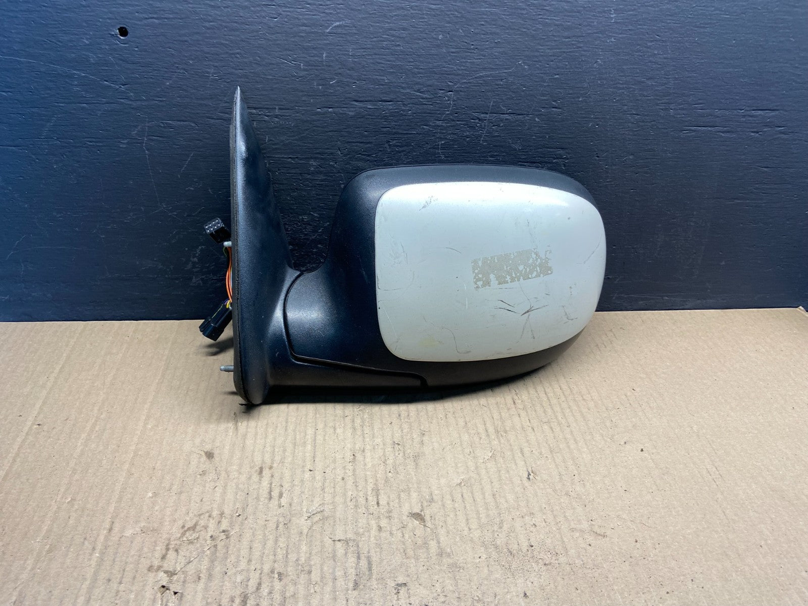 2003-2006 Chevrolet Tahoe Suburban Left Driver LH Heated Mirror AC0552 MS0